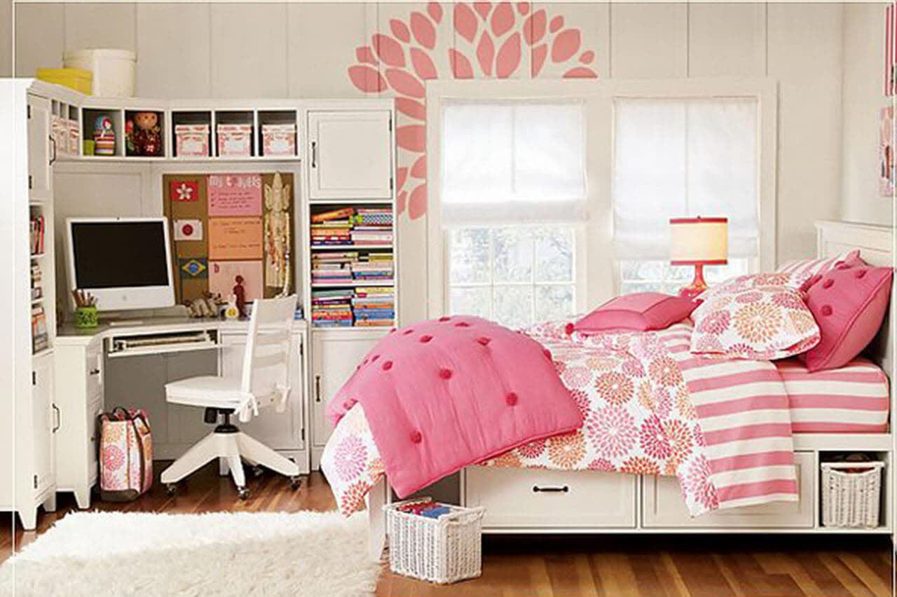 Dormitorio juvenil con ropa de cama rosa decorado por Modhogar en Lugo