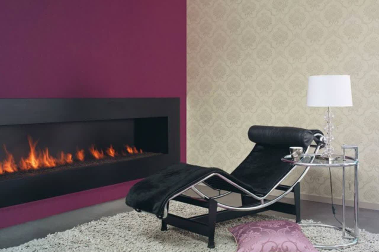 Salón con alfombra de pelo y chaise longue decorado en Lugo