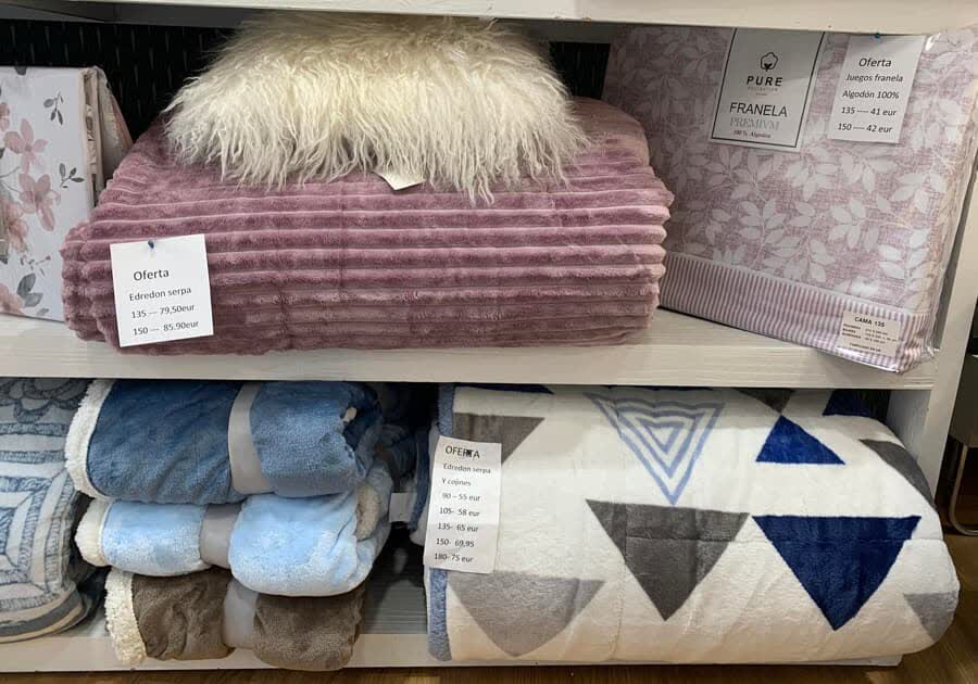 Mantas de abrigo para el invierno en la tienda Modhogar de Lugo